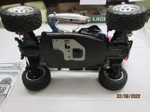 RADIO CONTROL CAR : TAMIYA : 1:10 SCALE : NITRO CRUSHER GAS 4X4 RACING TRUCK