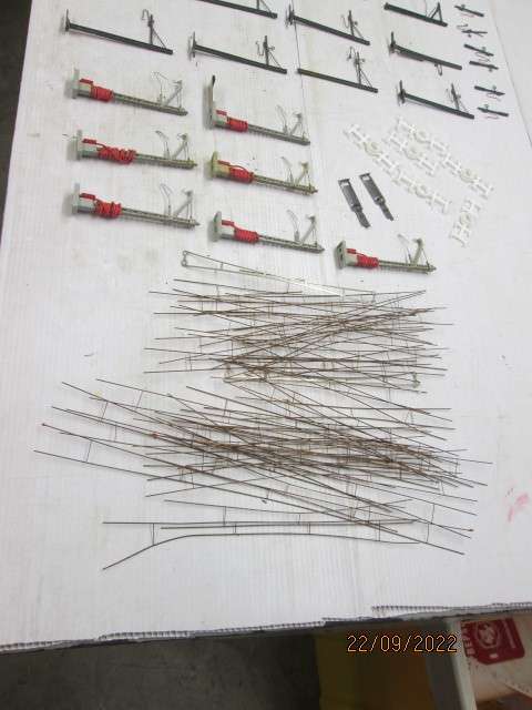 HO SCALE : OVERHEAD CATENARY - X1 BEERBOX