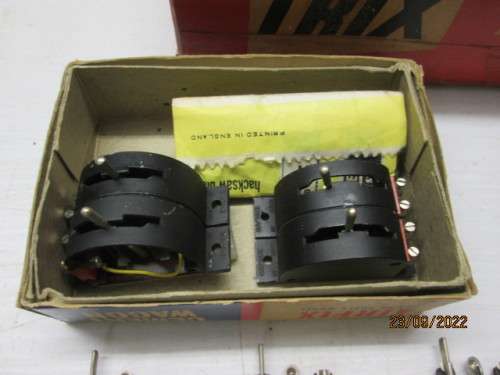 OO SCALE : TRIX : TRACK - LARGE AMOUNT (3-RAIL) - BOXED