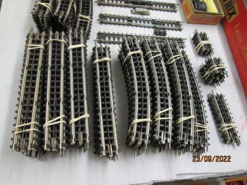 OO SCALE : TRIX : TRACK - LARGE AMOUNT (3-RAIL) - BOXED