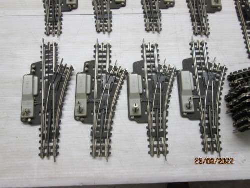 OO SCALE : TRIX : TRACK - LARGE AMOUNT (3-RAIL) - BOXED