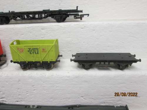 HO / OO SCALE : LIMA/HORNBY : SCRAP YARD