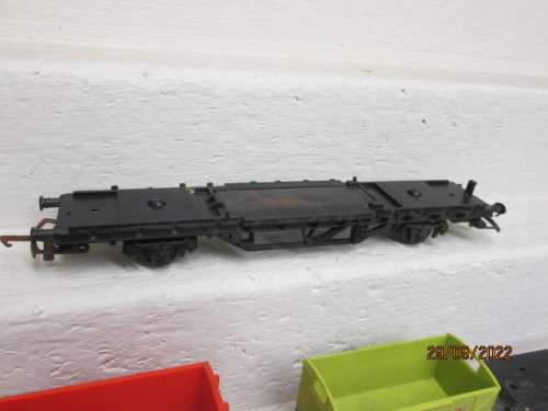 HO / OO SCALE : LIMA/HORNBY : SCRAP YARD