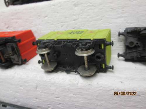 HO / OO SCALE : LIMA/HORNBY : SCRAP YARD