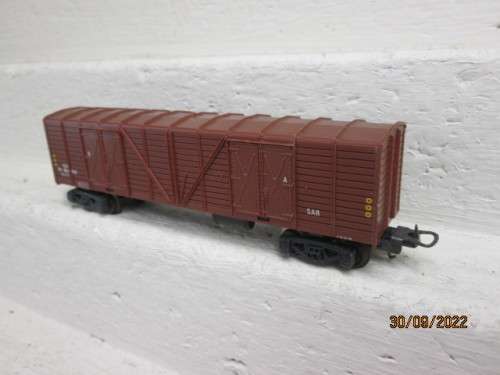 HO SCALE : LIMA : SAR : BROWN OZ BOX CAR