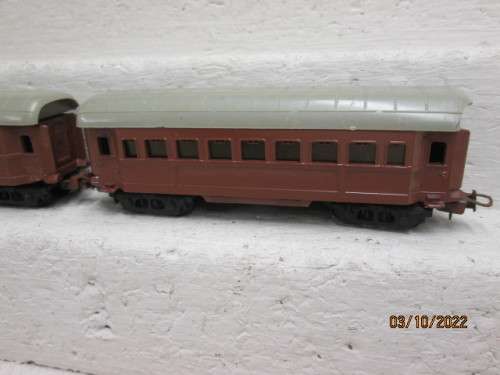 HO SCALE : LIMA : SAR : X2 SHORT PASSENGER COACHES