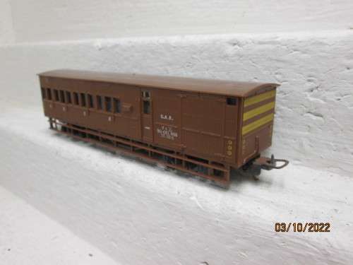 HO SCALE : LIMA : SAR : V8 GUARDS VAN