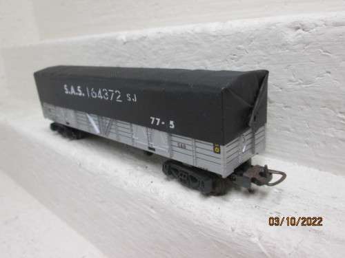 HO SCALE : LIMA : SAR : SILVER OZ BOX CAR WITH TARP