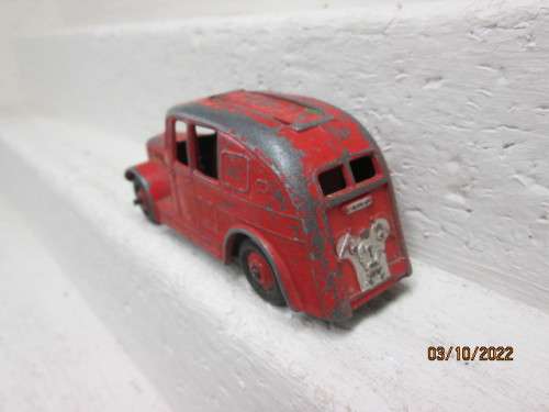 DIE CAST : DINKY TOYS : RED FIRE TRUCK NO.250