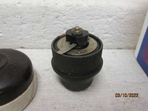 HO SCALE : MARKLIN : CONNECTOR PINS + OLD ELECTRICAL EQUIPMENT