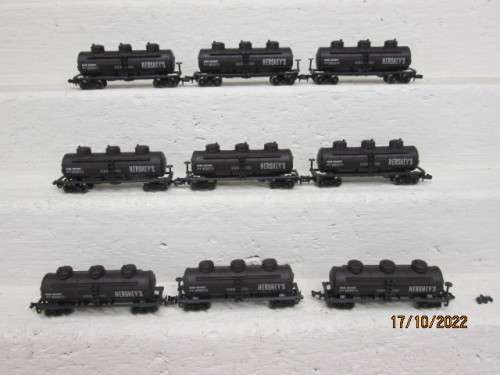 N SCALE : HERSHEYS : TRIPPLE DOME TANKERS - X9