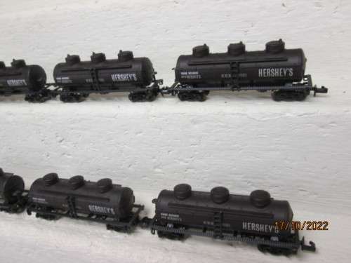 N SCALE : HERSHEYS : TRIPPLE DOME TANKERS - X9