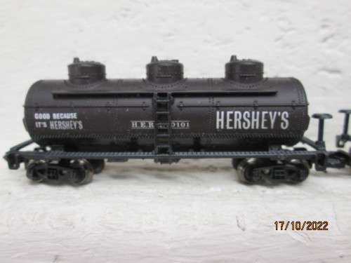 N SCALE : HERSHEYS : TRIPPLE DOME TANKERS - X9