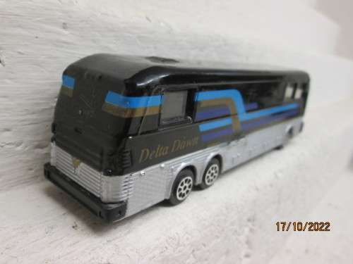HO SCALE : ROAD CHAMP : EAGLE COACH