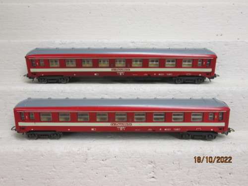 HO SCALE : LIMA : LE CAPITOLE FIRST CLASS  COACHES - X2