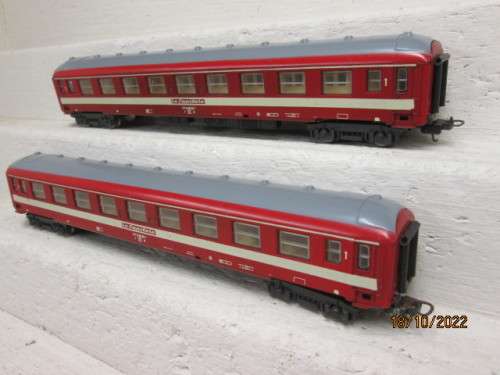 HO SCALE : LIMA : LE CAPITOLE FIRST CLASS  COACHES - X2