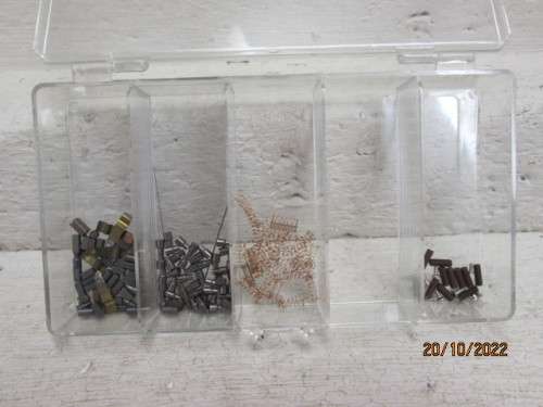 HO / OO SCALE : X1 CONTAINER WITH LIMA BRUSHES - ETC