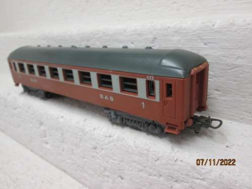 HO SCALE : LIMA : SAR - ORANGE EXPRESS - IST CLASS COACH