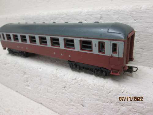 HO SCALE : LIMA : SAR - ORANGE EXPRESS - IST CLASS COACH