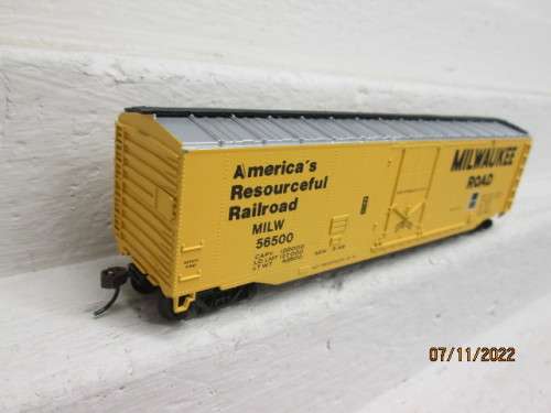 HO SCALE : BACHMAN : 50 FOOT MILWAUKEE BOX CAR WAGON