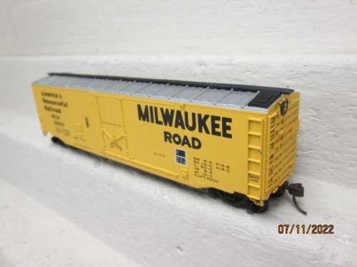 HO SCALE : BACHMAN : 50 FOOT MILWAUKEE BOX CAR WAGON