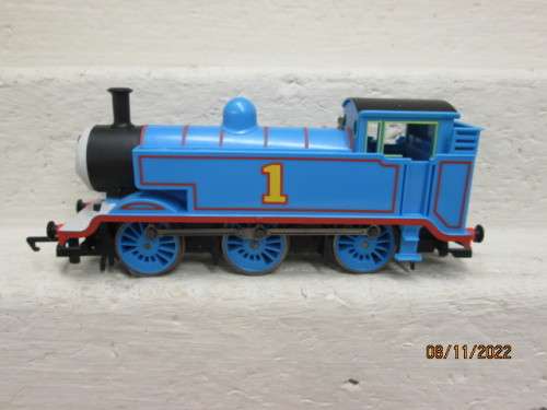 OO SCALE : HORNBY : THOMAS THE TANK 0-6-0 STEAM LOCOMOTIVE