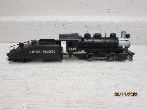 HO SCALE : BACHMANN - UNION PACIFIC - 0-6-0 STEAM LOCOMOTIVE