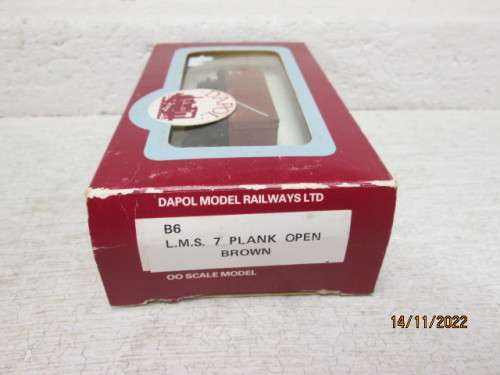 OO SCALE: DAPOL : 7-PLANK OPEN WAGON - BOXED