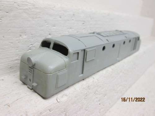 HO SCALE: RHODESIAN RAILWAYS DE-2 - LOCOMOTIVE BODY SHELL ONLY