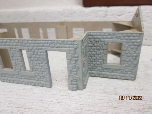 HO / OO SCALE : RATIO - STATION BUILDING KIT - BOXED