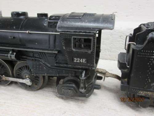 O SCALE : LIONEL :2-6-2  STEAM LOCOMOTIVE