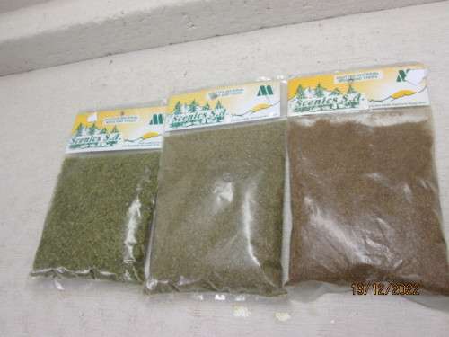 HO SCALE : SCENICS SA : X3 PACKETS OF SCATTER MATERIAL