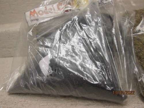 HO SCALE : X3 PACKETS OF SCENERY MATERIALS