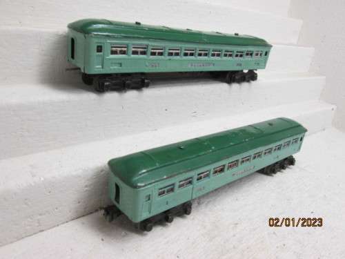 O SCALE : LIONEL/HORNBY :  GREEN PULLMAN PASSENGER COACHES - X2