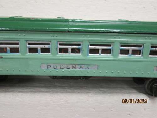 O SCALE : LIONEL/HORNBY :  GREEN PULLMAN PASSENGER COACHES - X2