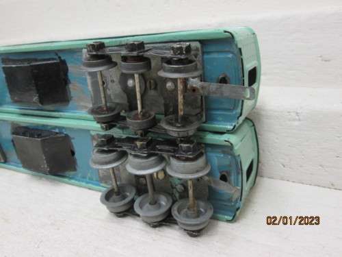 O SCALE : LIONEL/HORNBY :  GREEN PULLMAN PASSENGER COACHES - X2