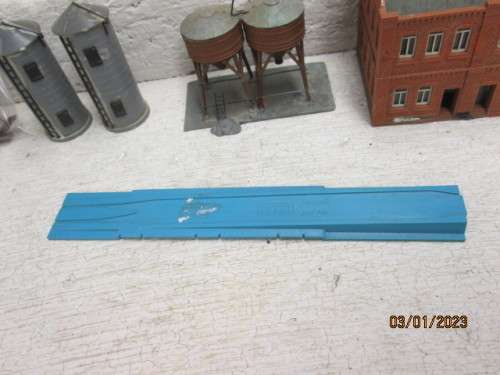 N SCALE : BUILDINGS ETC