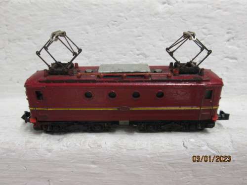 N SCALE : TRIX : BROWN ELECTRIC LOCOMOTIVE - BOXED
