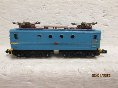 N SCALE : TRIX : BLUE ELECTRIC LOCOMOTIVE - BOXED