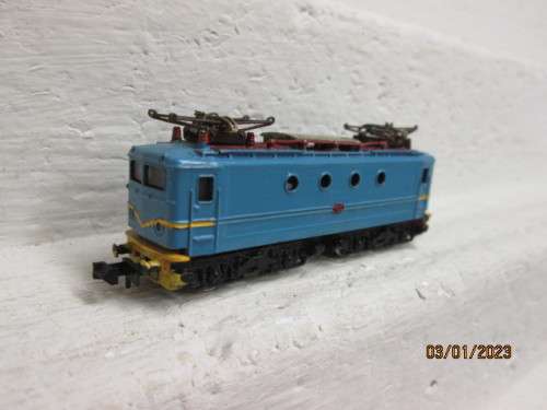 N SCALE : TRIX : BLUE ELECTRIC LOCOMOTIVE - BOXED