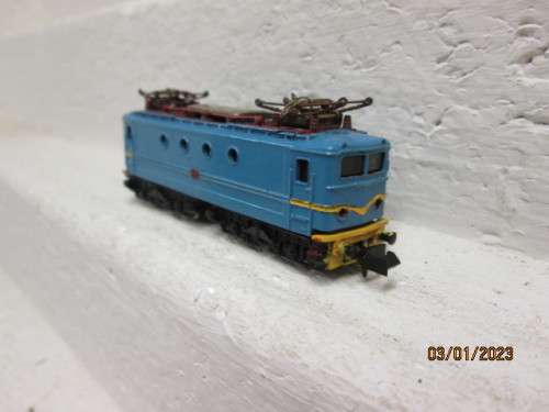 N SCALE : TRIX : BLUE ELECTRIC LOCOMOTIVE - BOXED