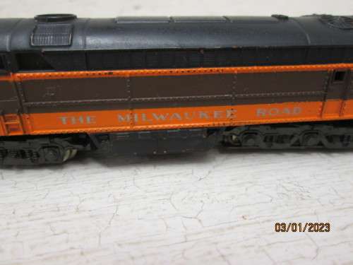 N SCALE : ATLAS : THE MILWAUKEE ROAD - DIESEL LOCOMOTIVE - BOXED