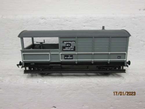 OO SCALE : BACHMANN : 20 TON BR BRAKE VAN - BOXED