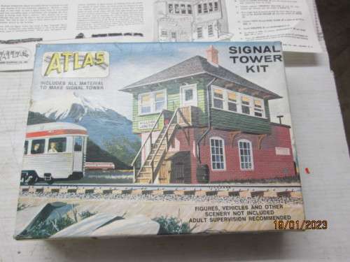 HO  SCALE : ATLAS : SIGNAL TOWER - KIT - BOXED