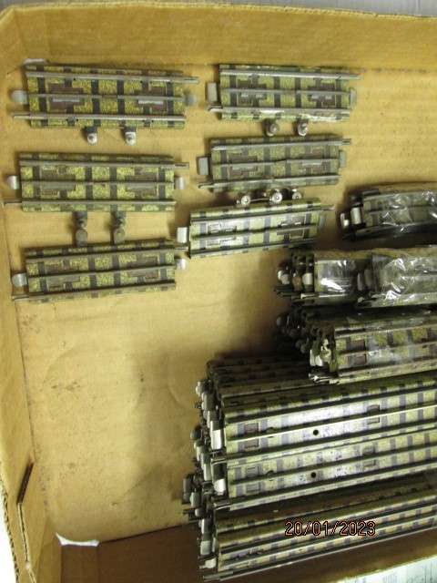 OO SCALE : HORNBY DUBLO - 3-RAIL METAL TRACK - X90  PIECES