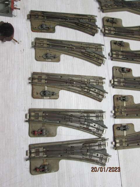 OO SCALE : HORNBY DUBLO - 3-RAIL METAL TRACK - X90  PIECES