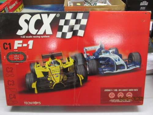 1:32 SCALE : SCX  FORMULA ONE SET - JORDAN VS WILLIAMS - BOXED