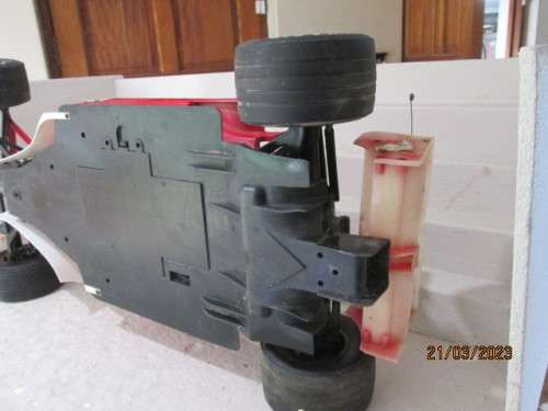 LARGE RC FORMULA 1 FERRARI CAR