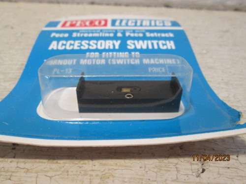 HO SCALE: PECO: ACCESSORY SWITCH - PL-13 - BOXED