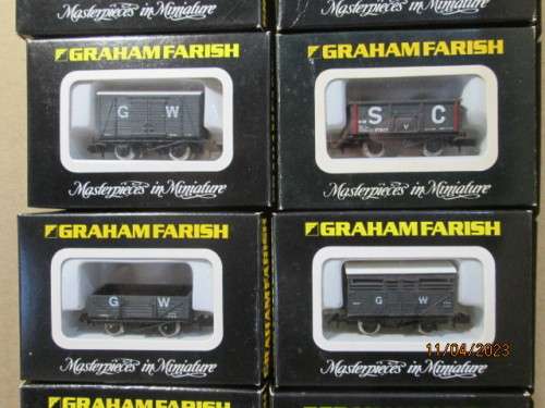 N SCALE : GRAHAM FARISH: BRITISH GOODS WAGONS - X11 - BOXED